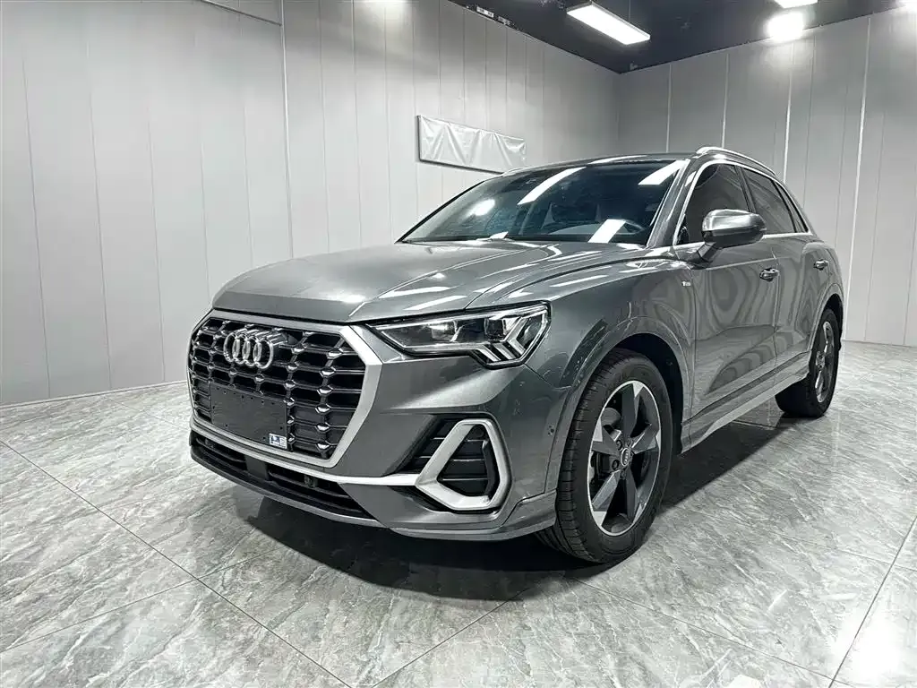 Audi Q3 — фото 1