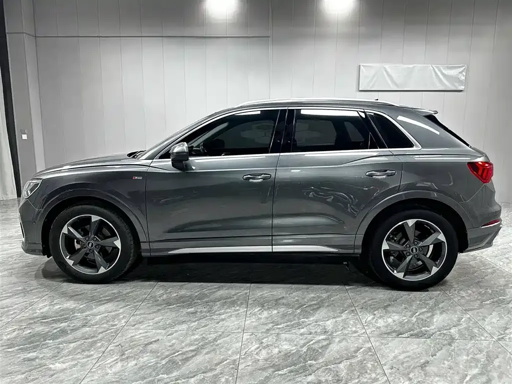 Audi Q3 — фото 8