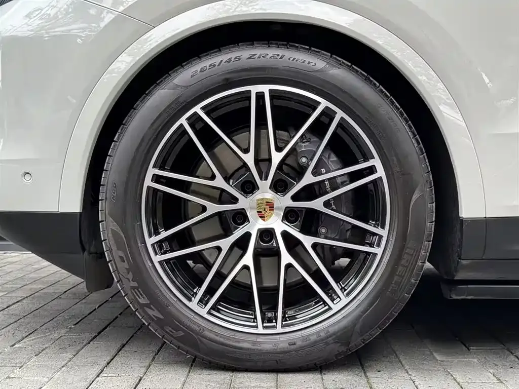 Porsche Cayenne — фото 8