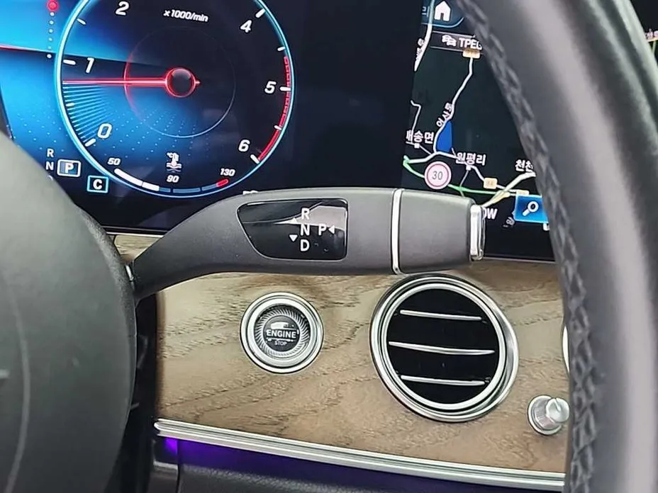 Mercedes-Benz E-Class 2021 из KR, фото 9