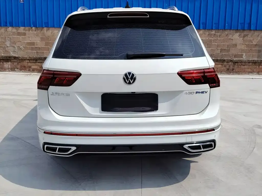 Volkswagen Tiguan L — фото 6