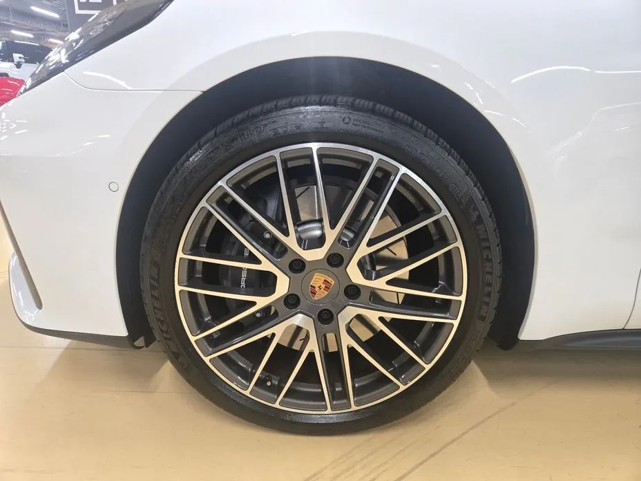 Porsche Panamera 2025 из KR, фото 10