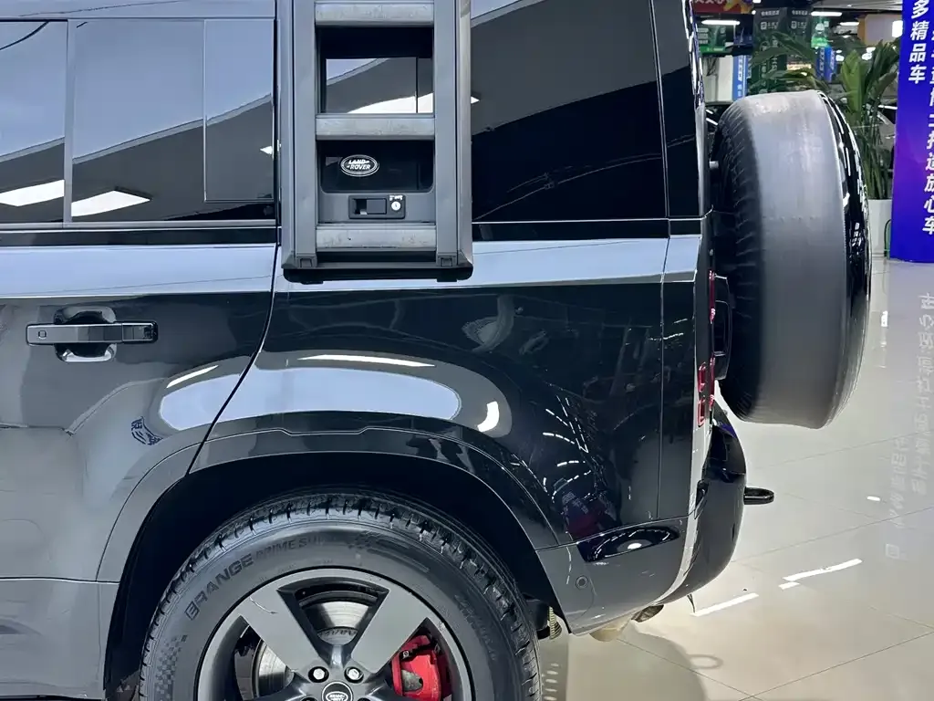 Land Rover Defender 2024 из CN, фото 3