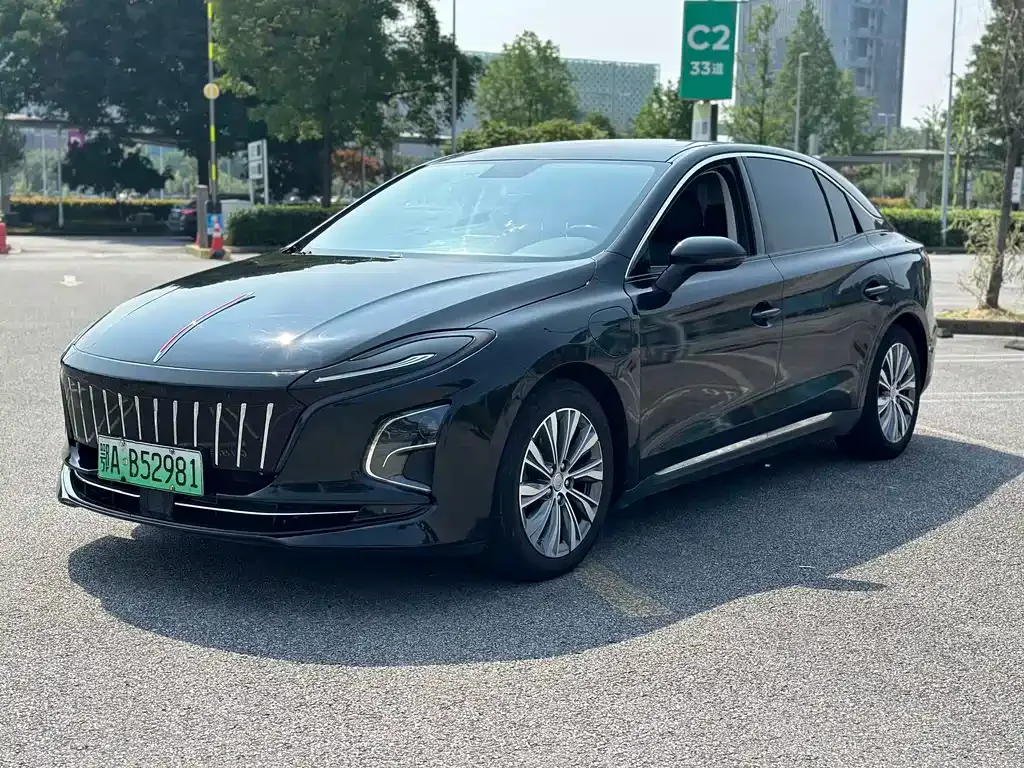 Hongqi E-QM5 — фото 1
