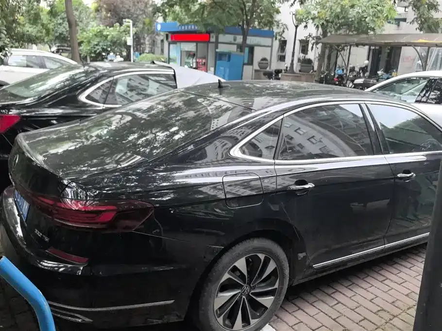 Volkswagen Passat — фото 7