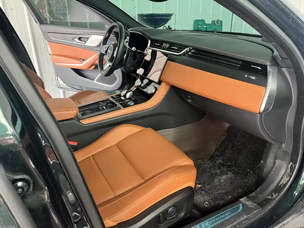 Jaguar XFL — фото 10