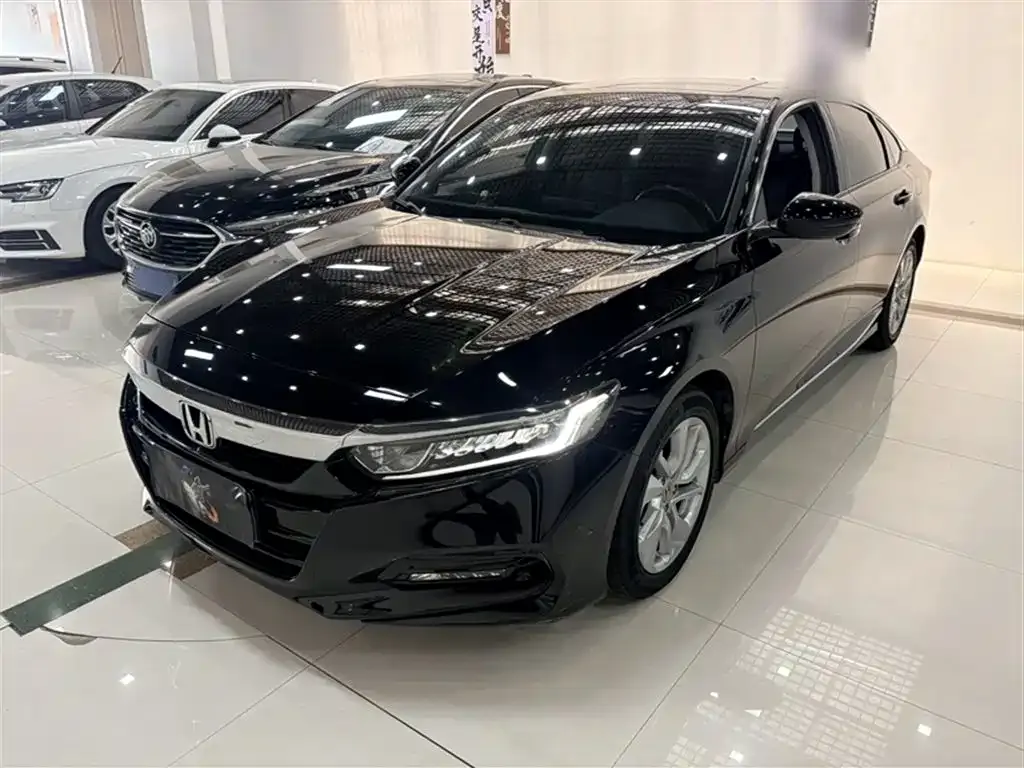 Honda Accord — фото 1