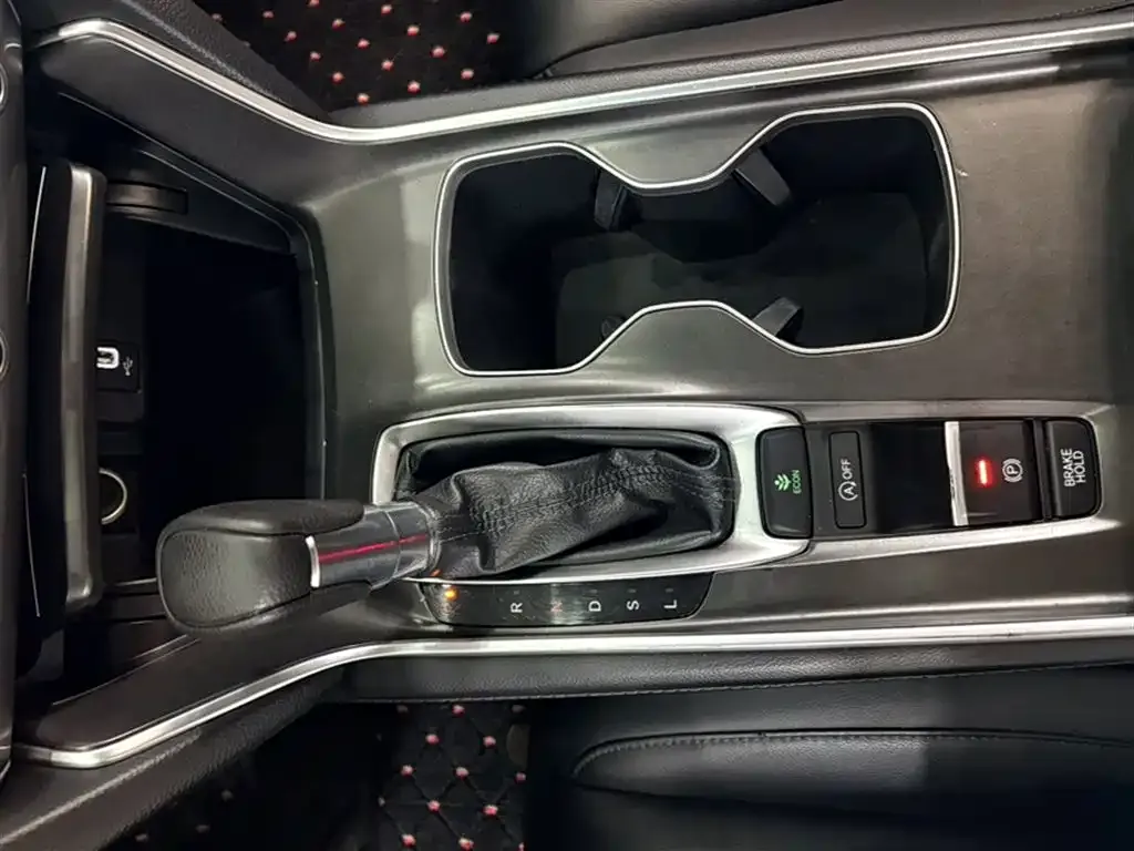 Honda Accord — фото 6