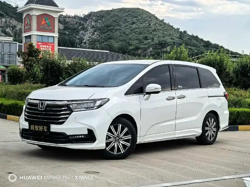 Honda Odyssey — фото 1