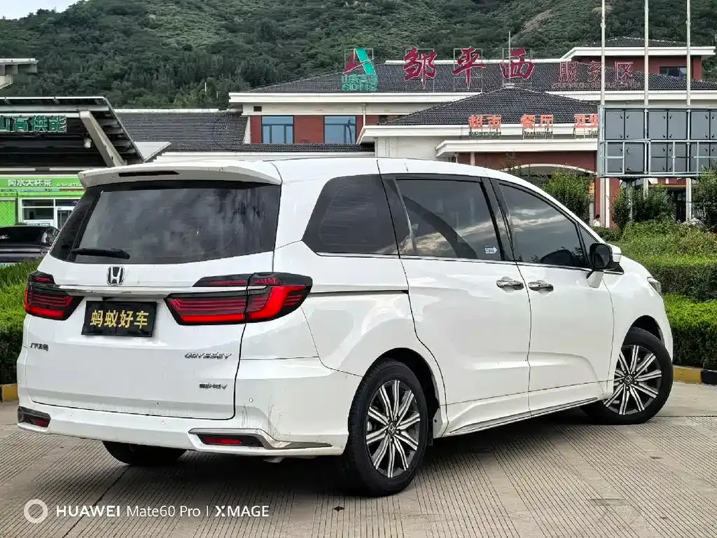 Honda Odyssey — фото 10