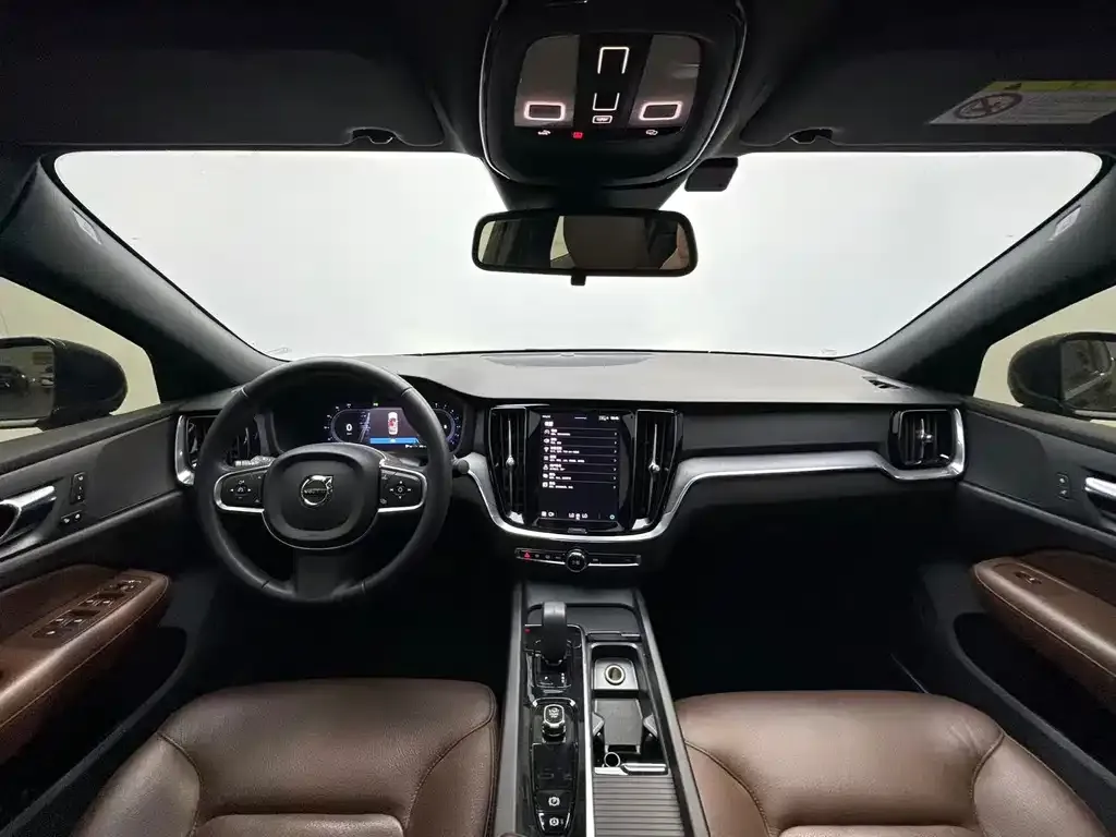 Volvo S60 2024 из CN, фото 4