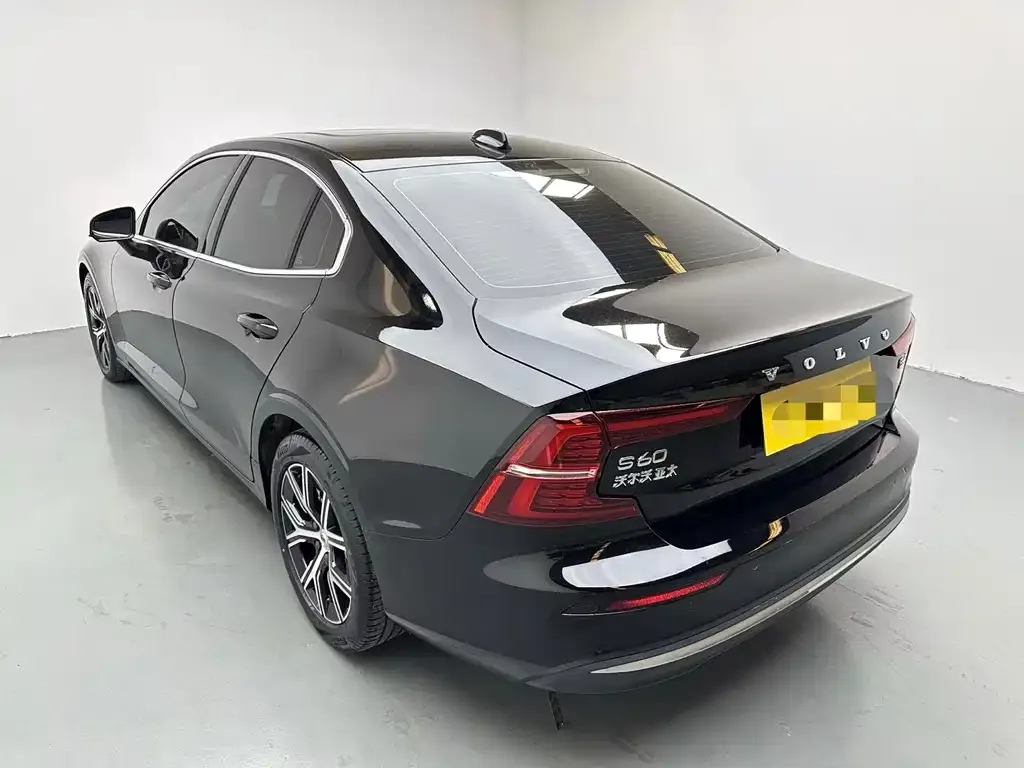 Volvo S60 2024 из CN, фото 8