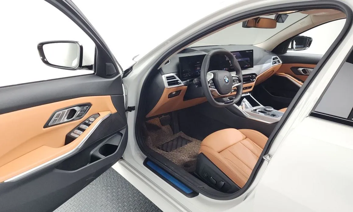 BMW 3-Series 2025 из KR, фото 8