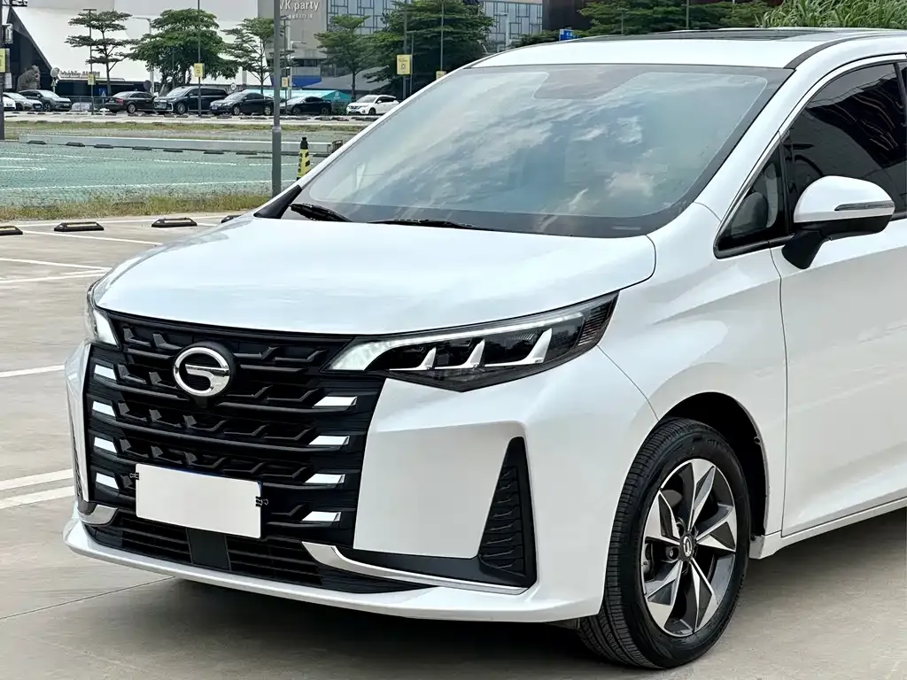 GAC Motor Trumpchi M6 — фото 2
