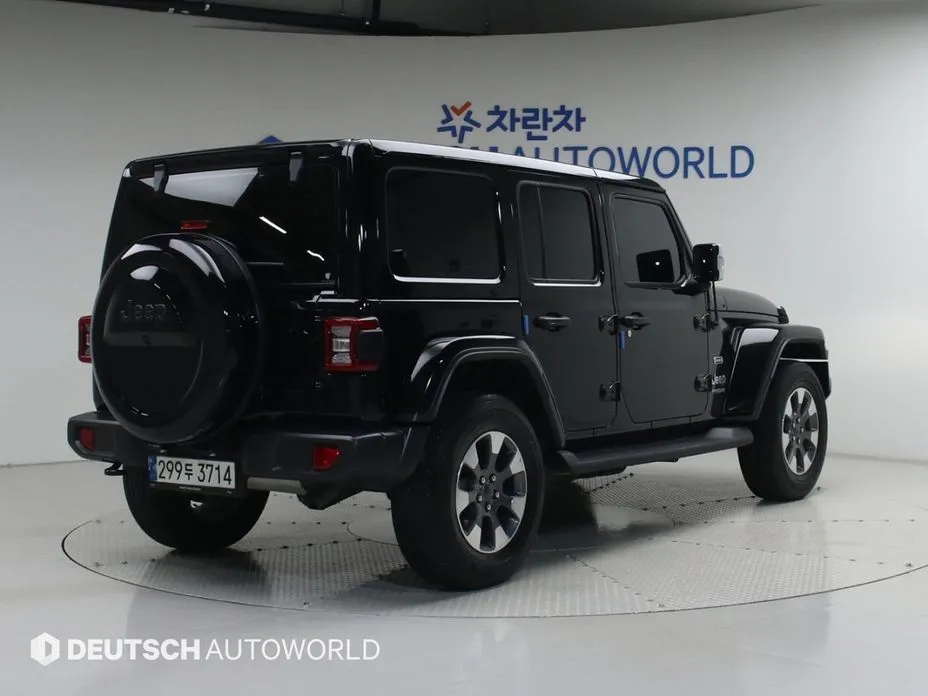 Jeep Wrangler — фото 2