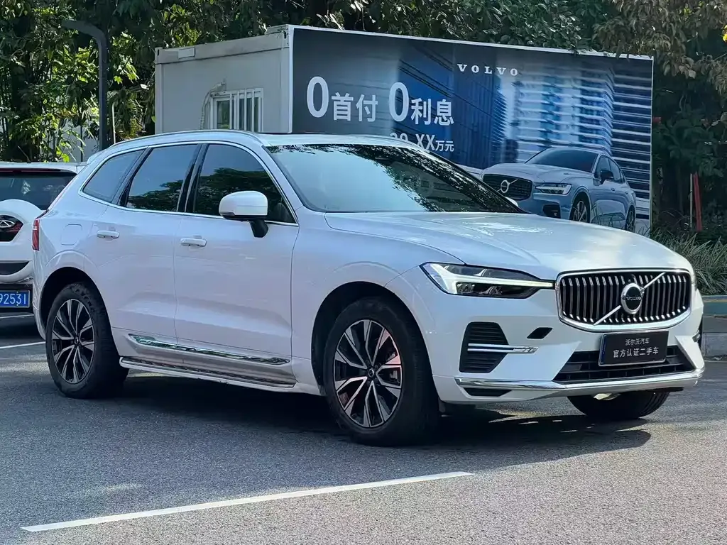 Volvo XC60 — фото 9