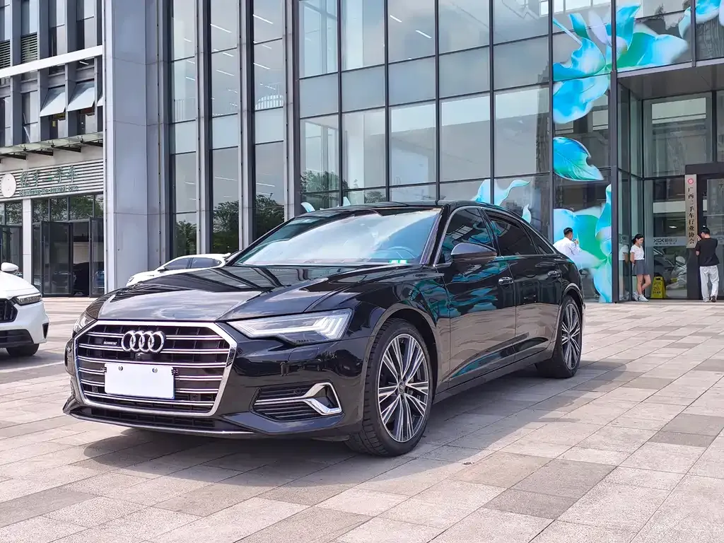 Audi A6L — фото 1