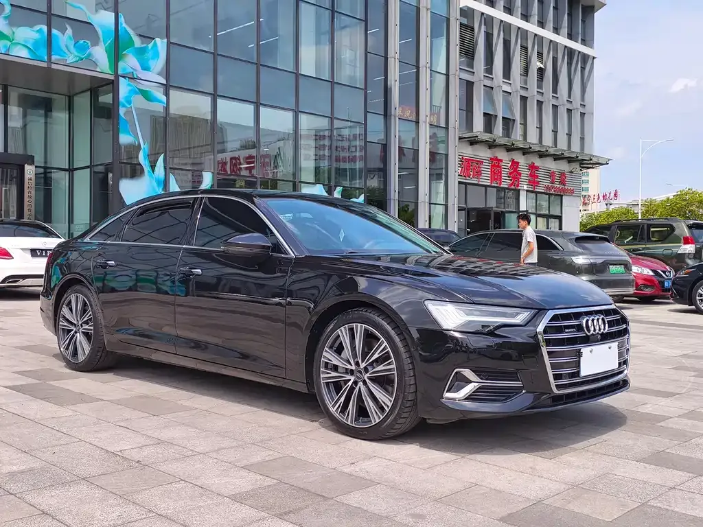 Audi A6L — фото 2