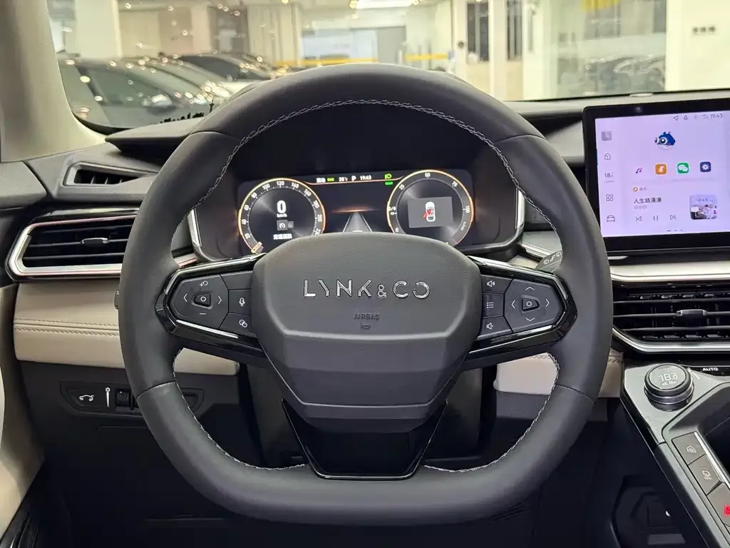 Lynk & Co 06 EM-P 2023 из CN, фото 8