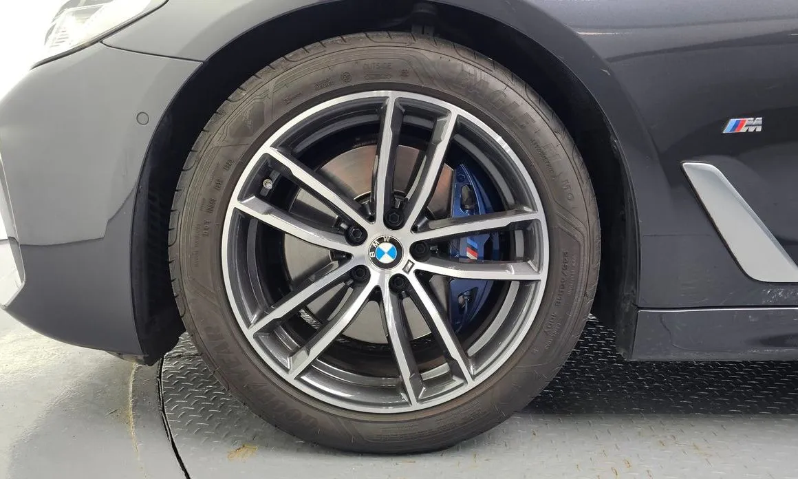 BMW 5-Series 2021 из KR, фото 3