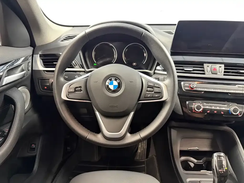 BMW X1 — фото 8