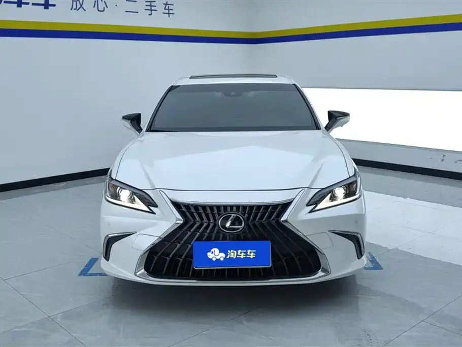 Lexus ES — фото 10