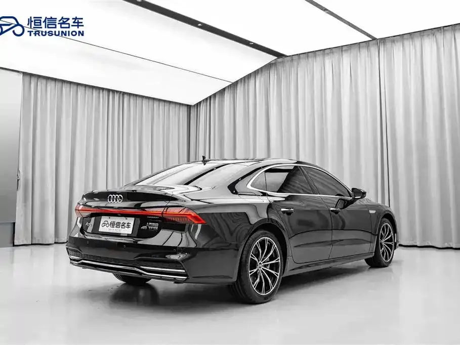 Audi A7L — фото 7