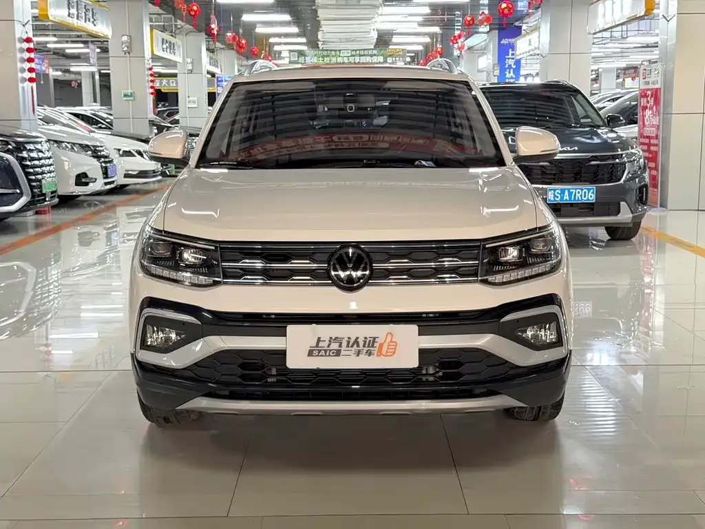 Volkswagen T-Cross — фото 1