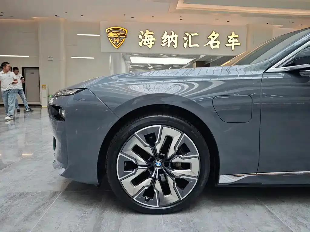 BMW i7 2023 из CN, фото 7