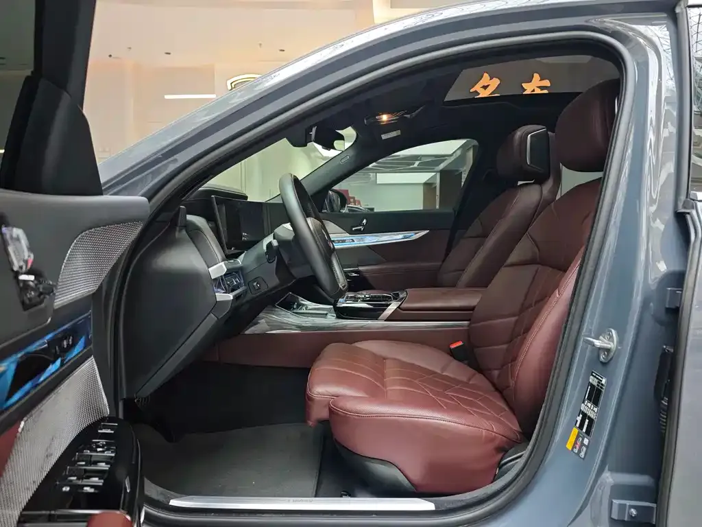 BMW i7 2023 из CN, фото 8