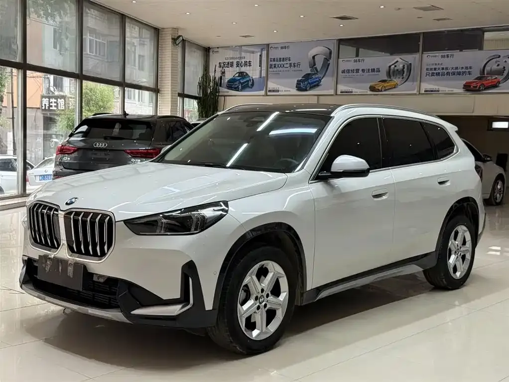 BMW X1 — фото 1