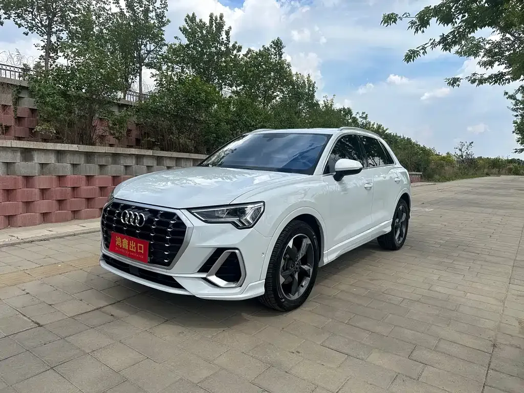 Audi Q3 — фото 1
