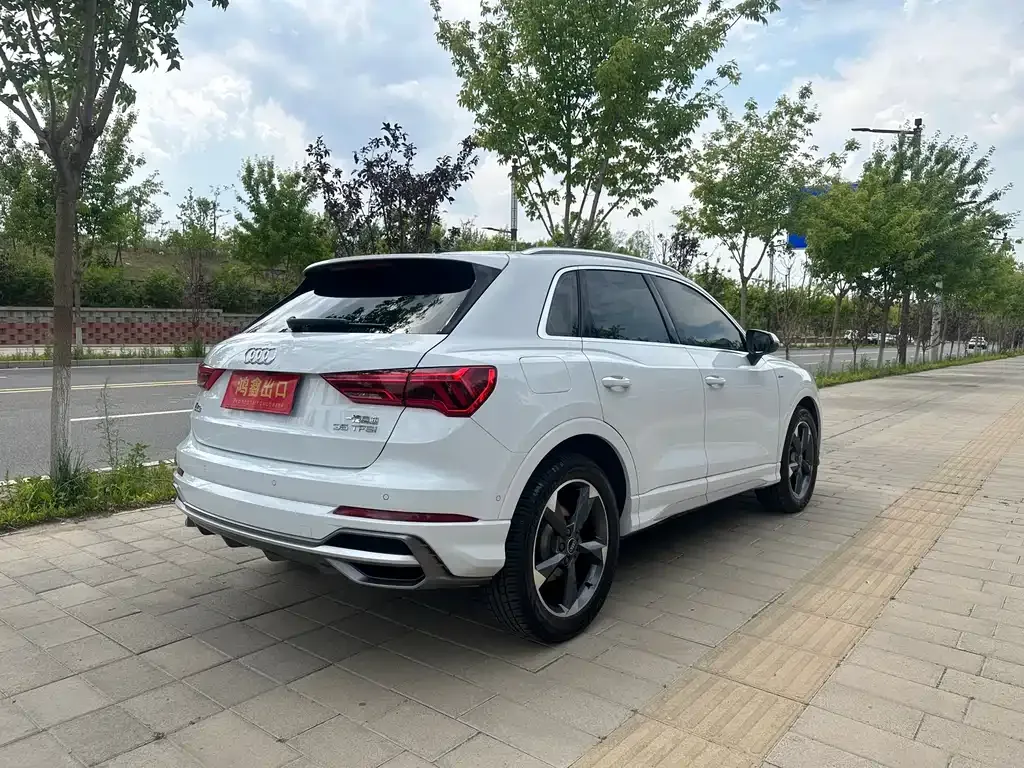 Audi Q3 — фото 10