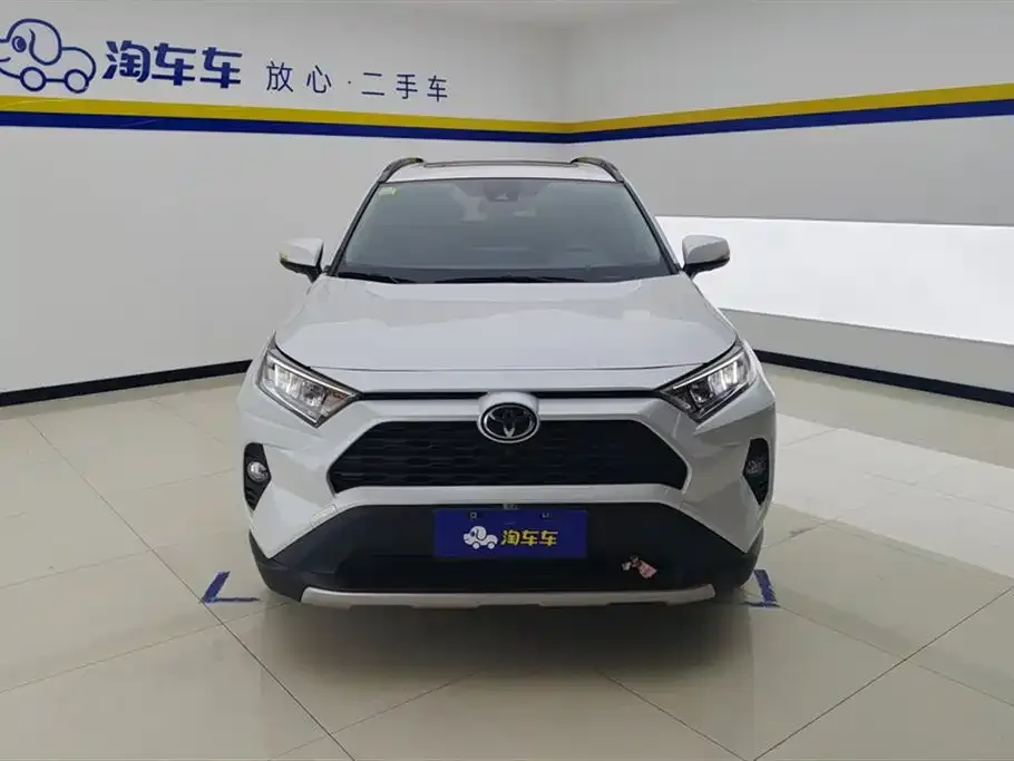 Toyota RAV4 — фото 5