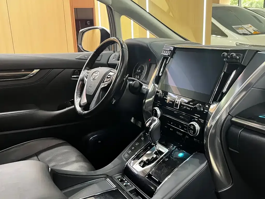 Toyota Vellfire 2022 из CN, фото 4