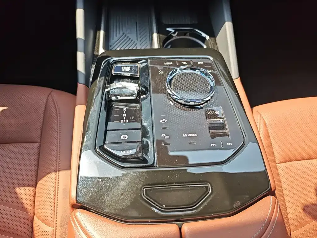 BMW i5 2025 из CN, фото 7