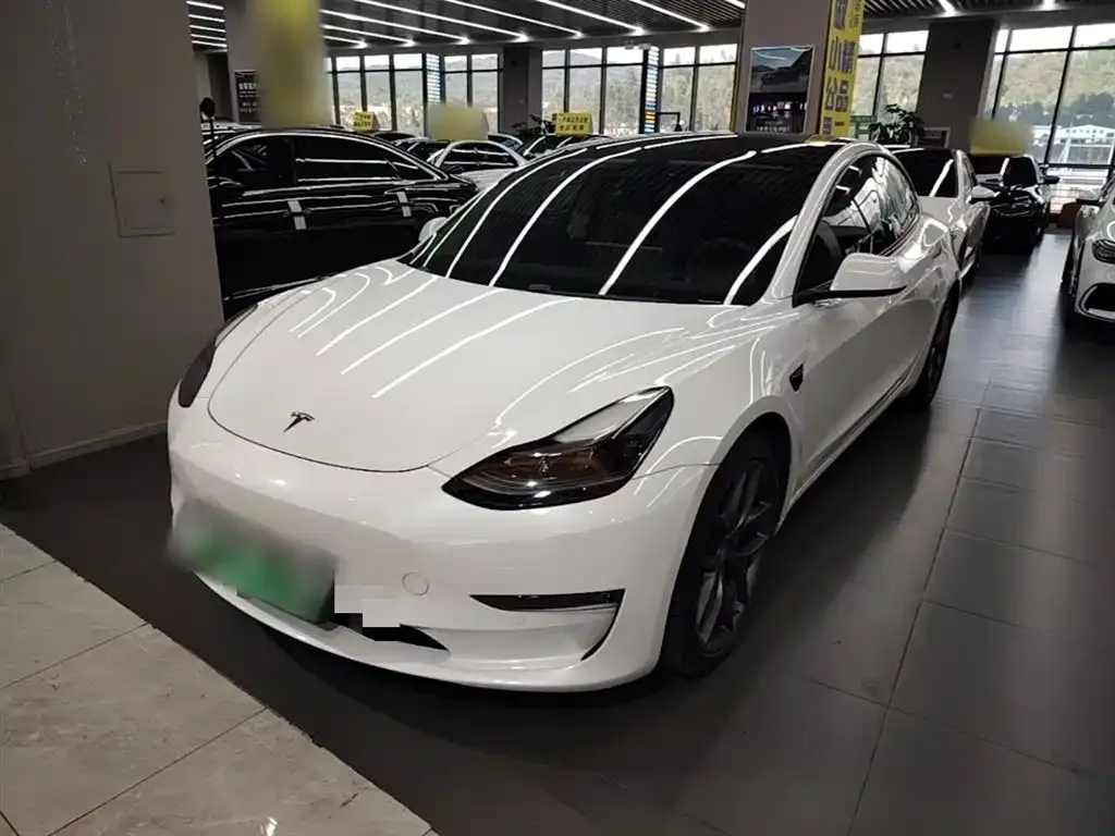Tesla Model 3 — фото 5