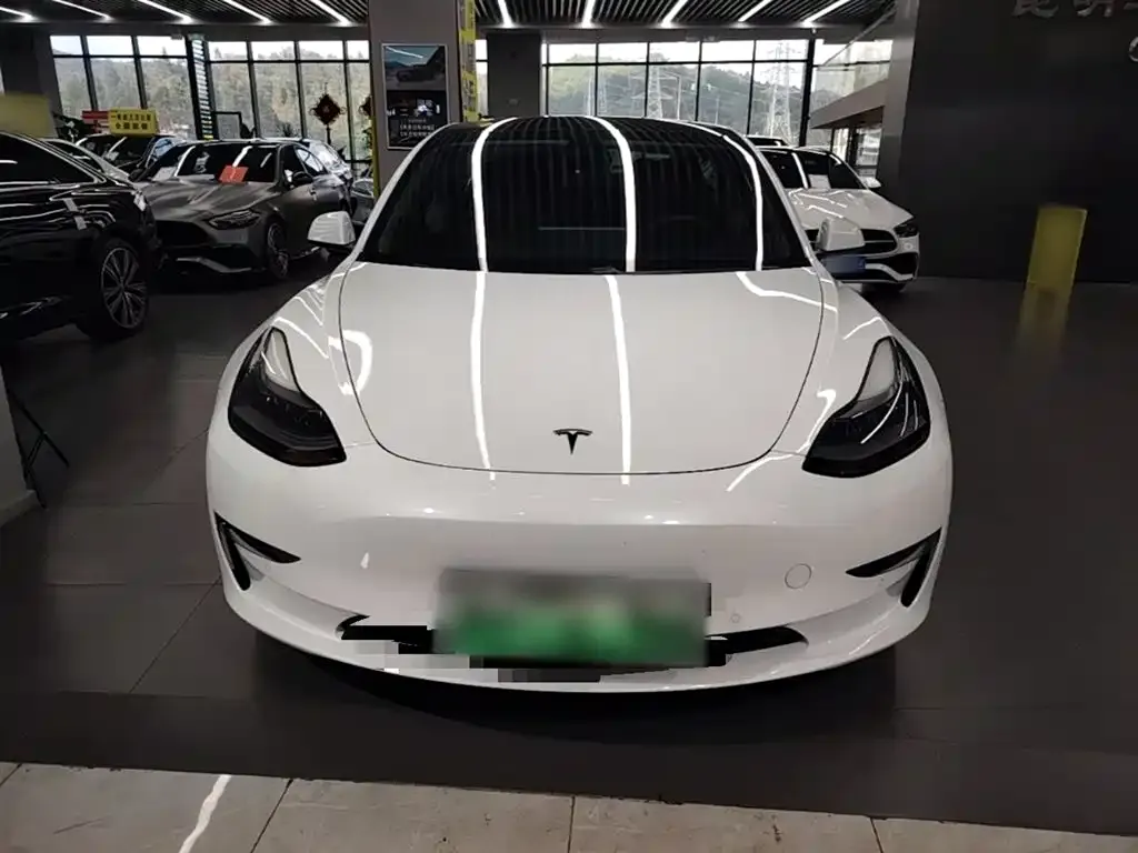 Tesla Model 3 — фото 3