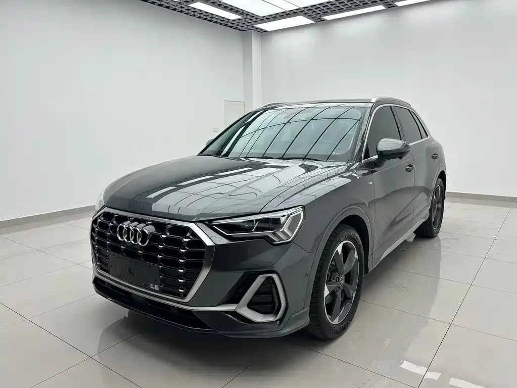 Audi Q3 — фото 1