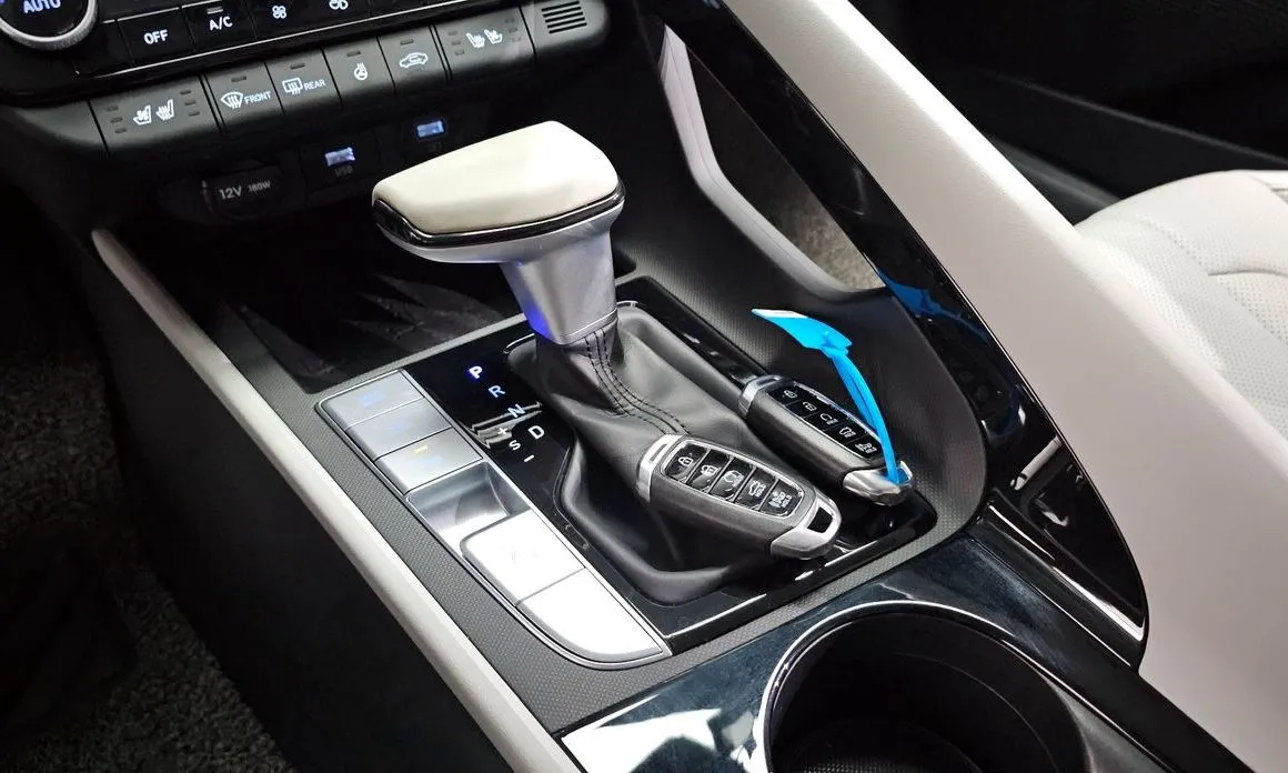 Hyundai AVANTE 2022 из KR, фото 3