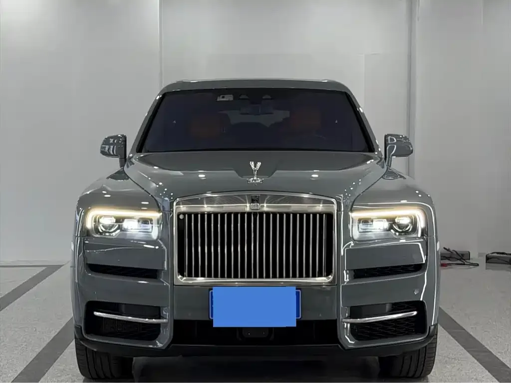 Rolls-Royce Cullinan — фото 1