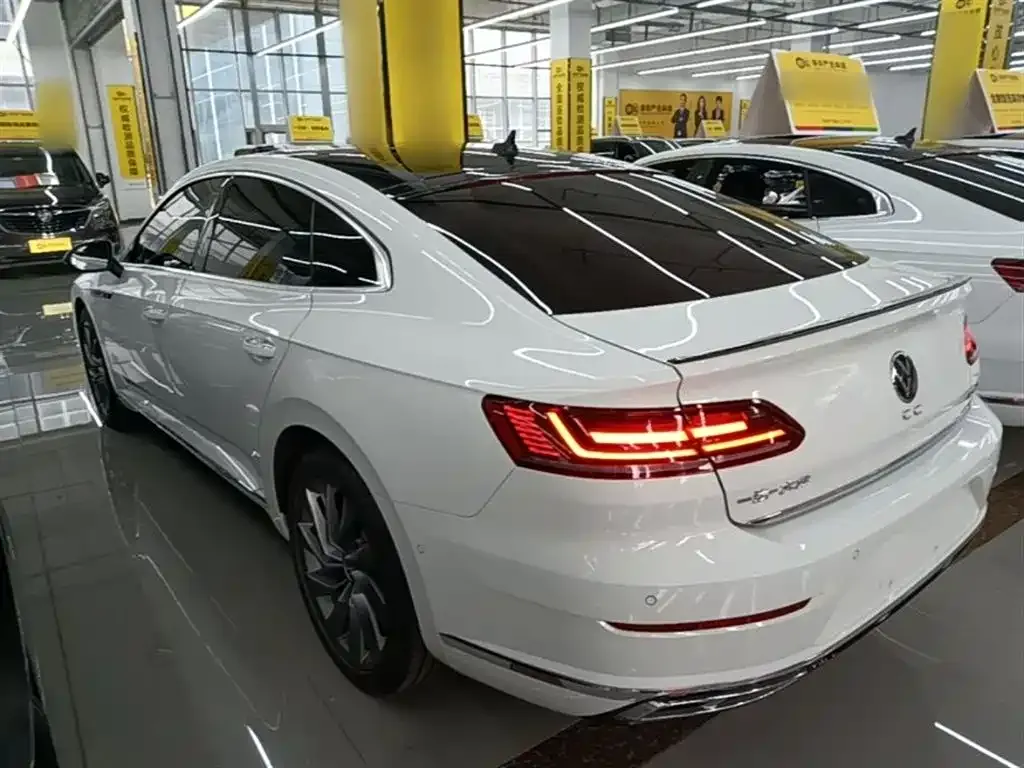 Volkswagen CC — фото 10