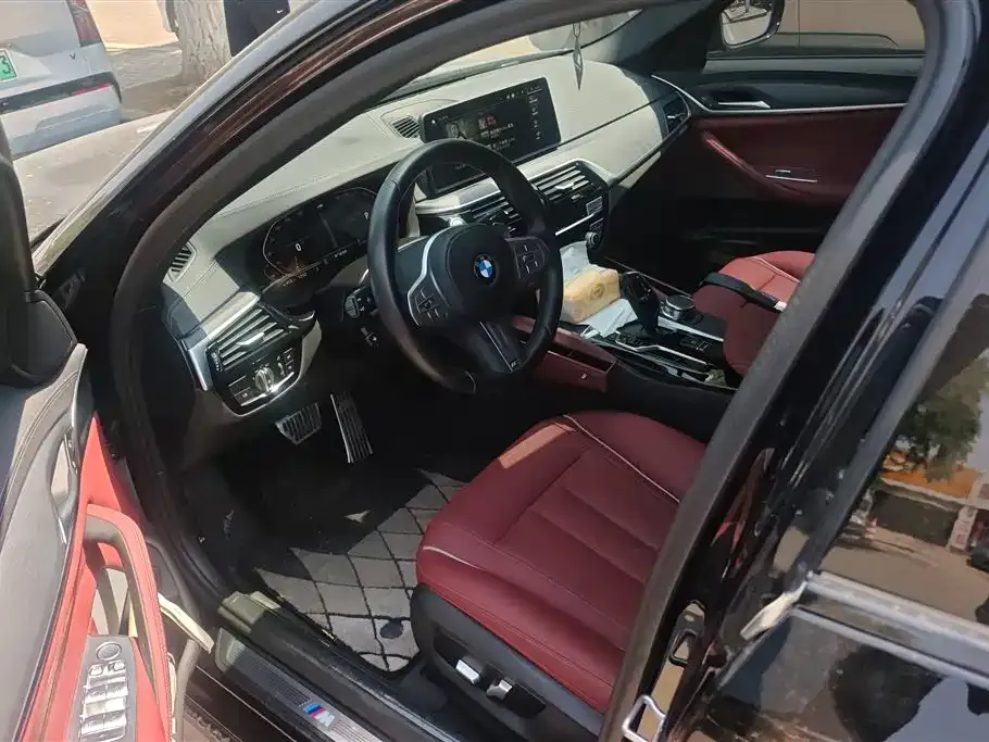 BMW 5 Series — фото 10