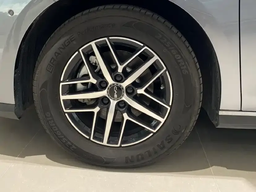 BYD Seal 05 DM-i — фото 10