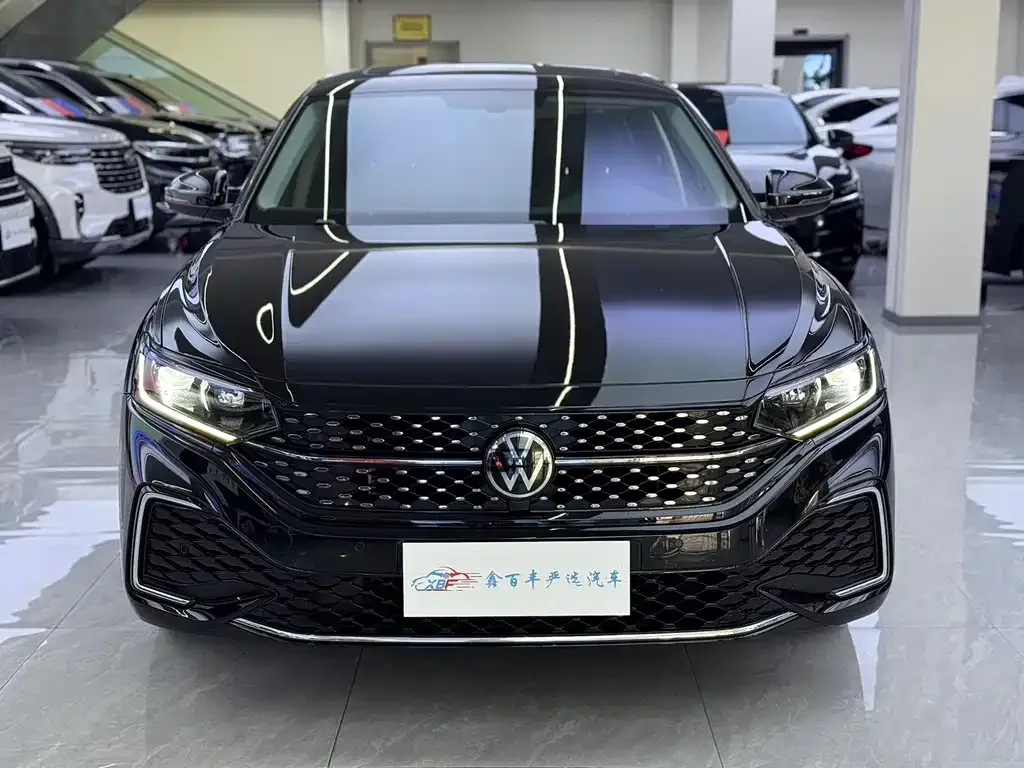 Volkswagen Passat — фото 10