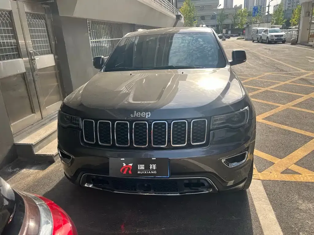 Jeep Grand Cherokee (Import)