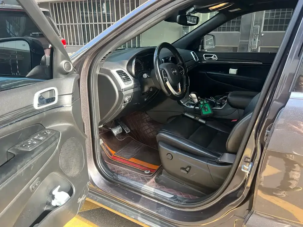 Jeep Grand Cherokee (Import) 2022 из CN, фото 3