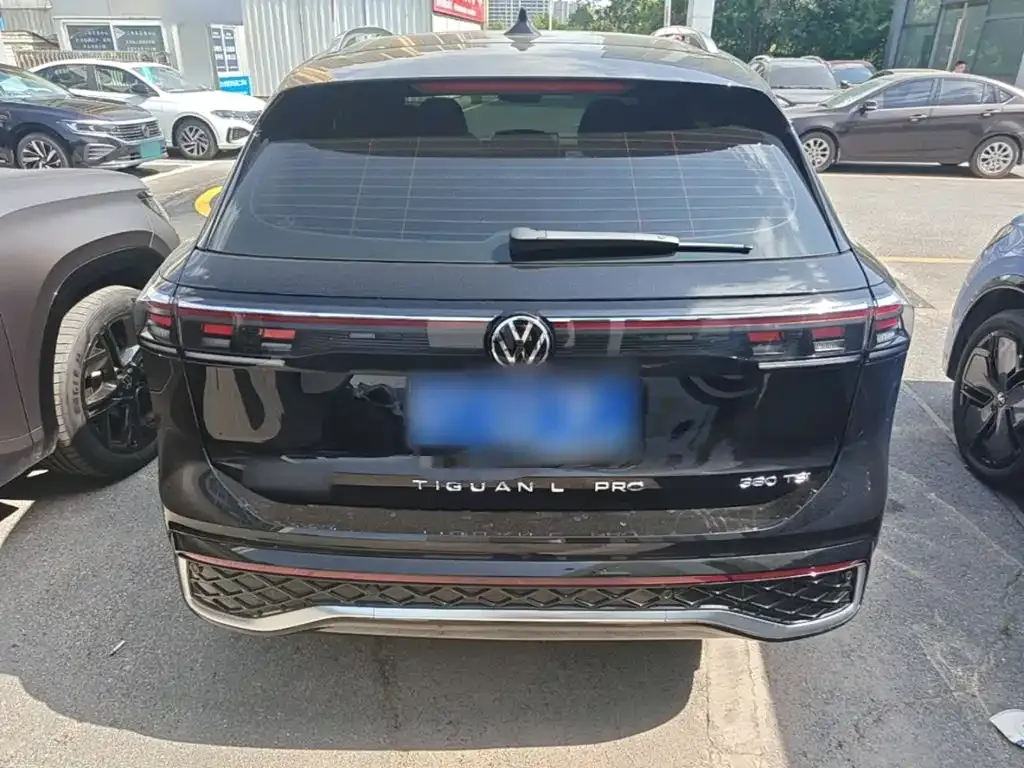 Volkswagen Tiguan L — фото 2
