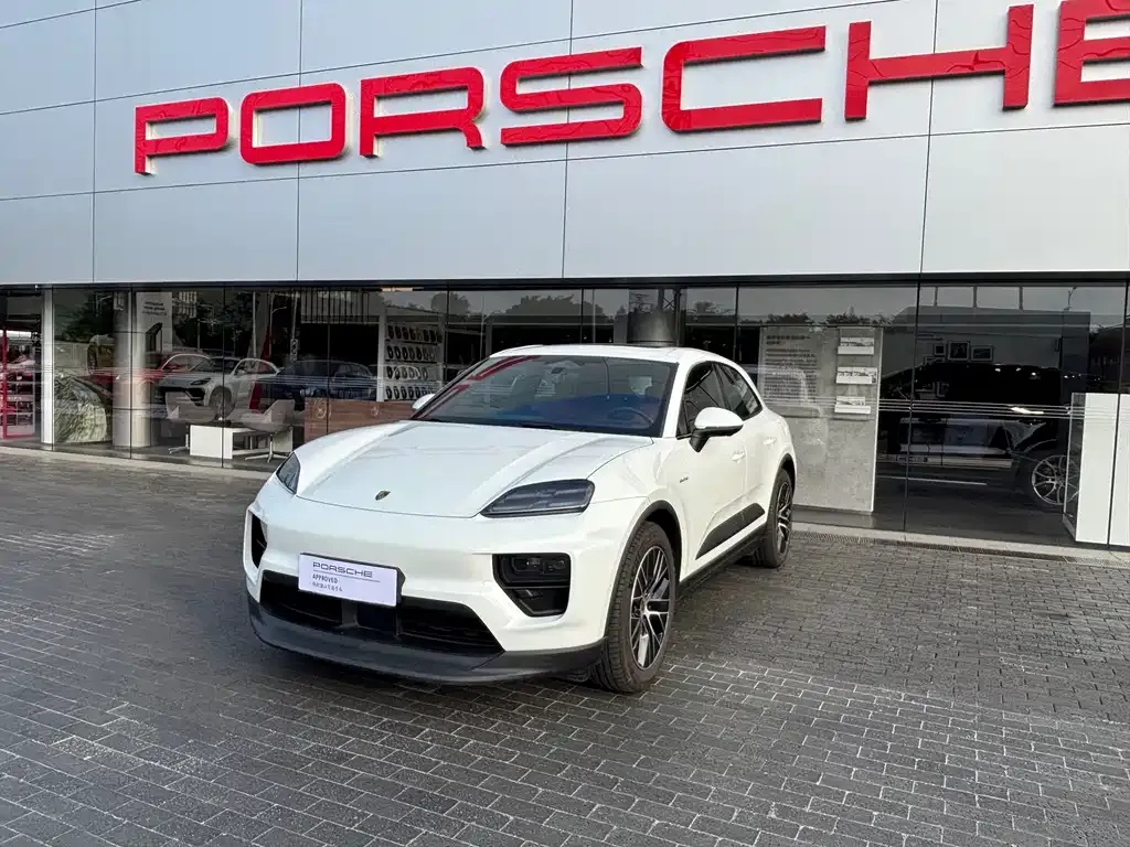 Porsche Macan EV