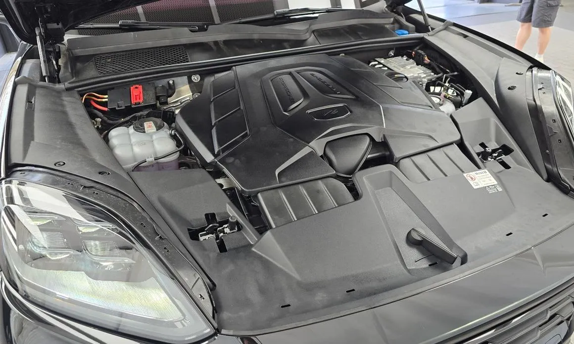 Porsche Cayenne 2024 из KR, фото 8